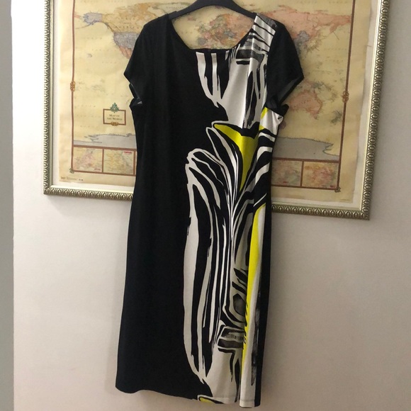 Size 6 only. 👗 - Picture 3 of 5